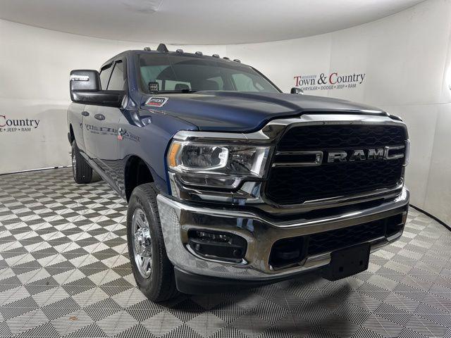 2024 RAM 2500 Tradesman Crew Cab 4x4 8 Box