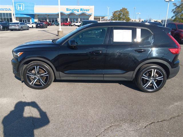2021 Volvo XC40 T5 R-Design