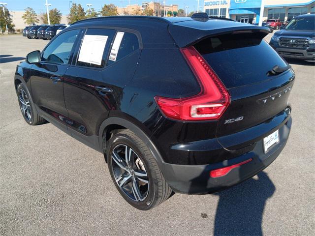 2021 Volvo XC40 T5 R-Design