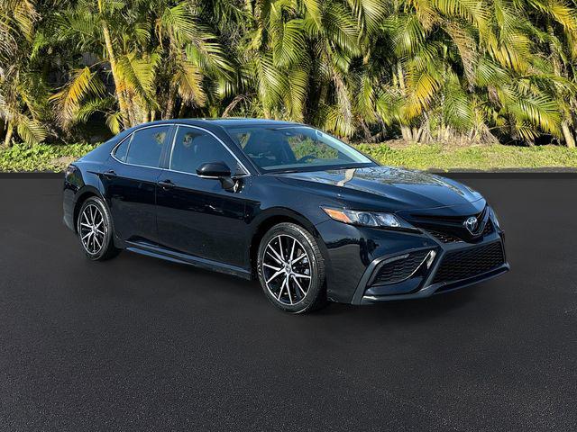 2023 Toyota Camry SE Hybrid
