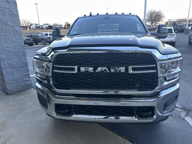 2024 RAM Ram 3500 Chassis Cab RAM 3500 TRADESMAN CREW CAB CHASSIS 4X4 60 CA