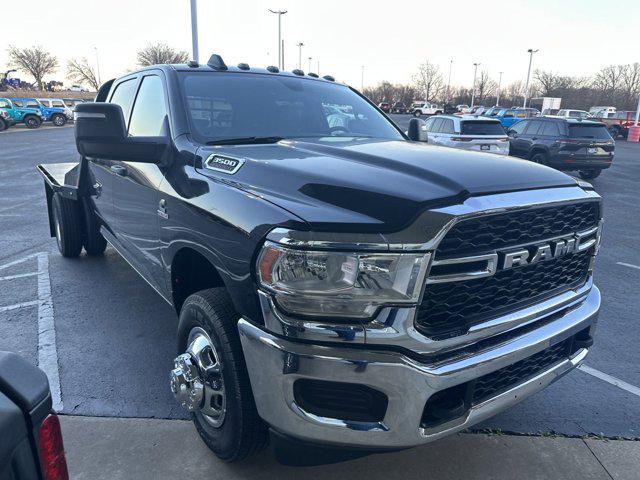 2024 RAM Ram 3500 Chassis Cab RAM 3500 TRADESMAN CREW CAB CHASSIS 4X4 60 CA