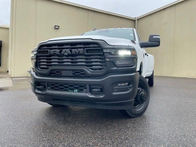 2025 RAM Ram 3500 RAM 3500 TRADESMAN CREW CAB 4X4 8 BOX
