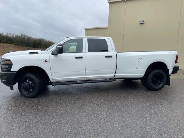 2025 RAM Ram 3500 RAM 3500 TRADESMAN CREW CAB 4X4 8 BOX