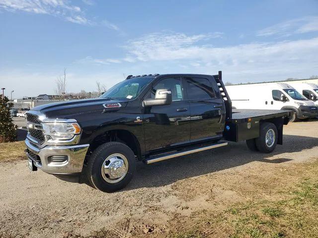 2024 RAM Ram 3500 Chassis Cab RAM 3500 TRADESMAN CREW CAB CHASSIS 4X4 60 CA