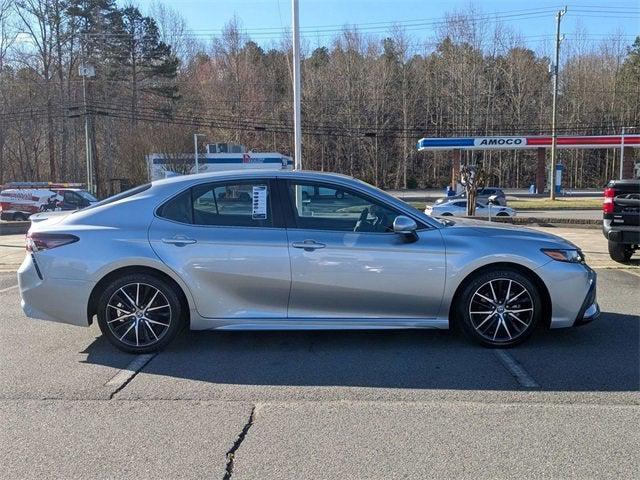 2023 Toyota Camry SE Hybrid