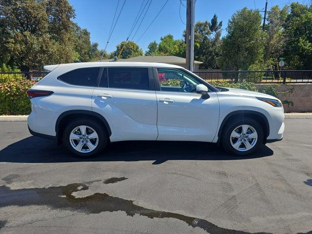 2025 Toyota Highlander LE