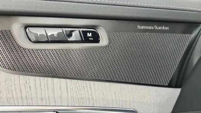 2025 Volvo XC90 Plug-In Hybrid T8 Ultra 7-Seater