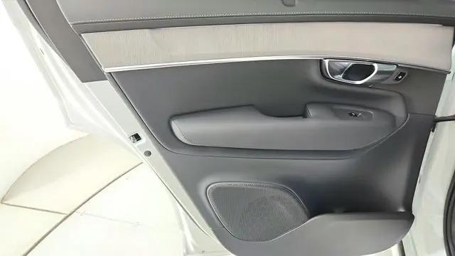 2025 Volvo XC90 Plug-In Hybrid T8 Ultra 7-Seater