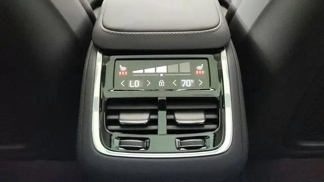 2025 Volvo XC90 Plug-In Hybrid T8 Ultra 7-Seater