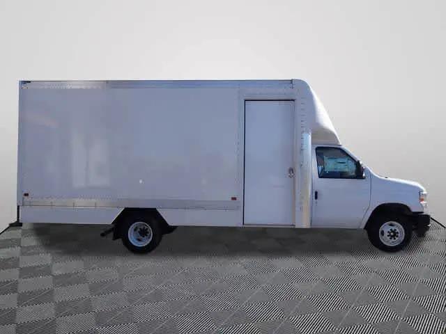 2024 Ford E-450 Cutaway Base