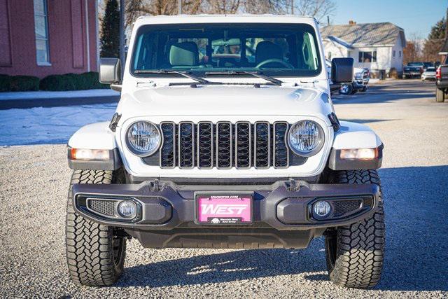 2025 Jeep Gladiator GLADIATOR NIGHTHAWK 4X4