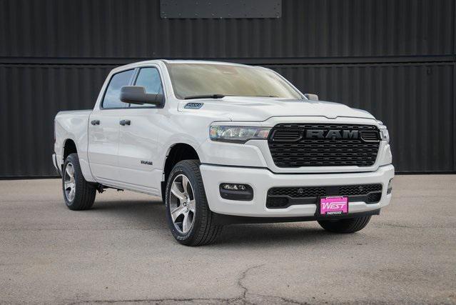 2025 RAM Ram 1500 RAM 1500 TRADESMAN CREW CAB 4X4 57 BOX