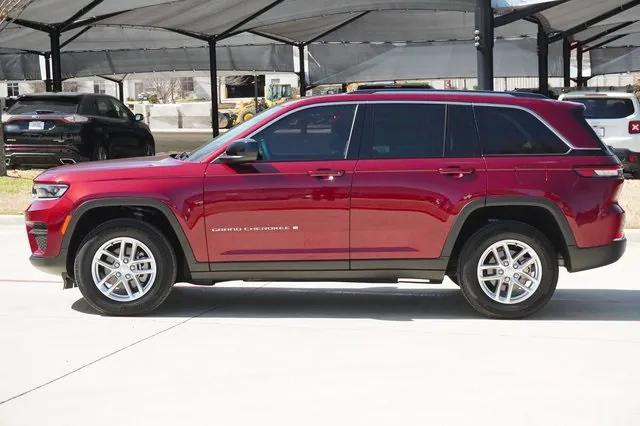 2023 Jeep Grand Cherokee Laredo 4x4