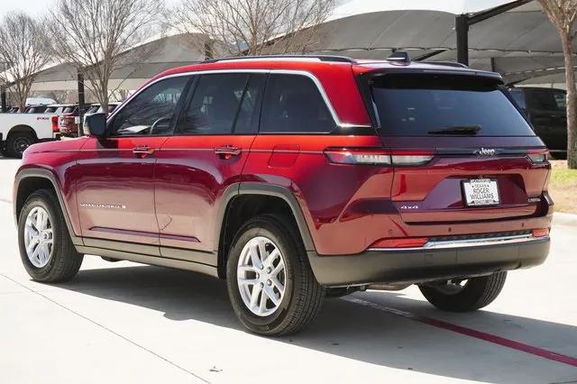 2023 Jeep Grand Cherokee Laredo 4x4