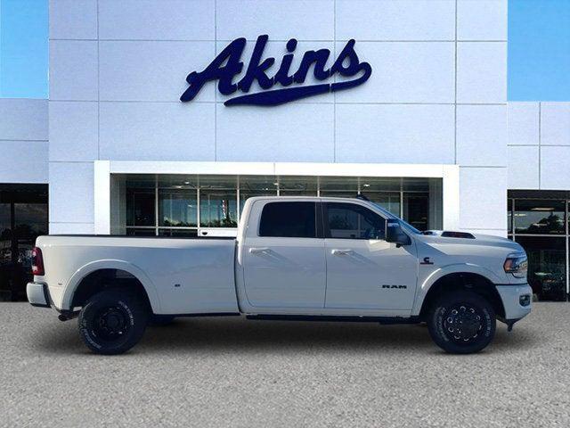2024 RAM 3500 Limited Crew Cab 4x4 8 Box