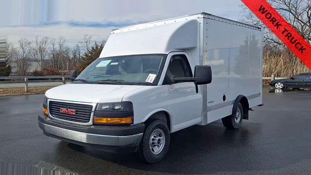 2025 GMC Savana Cutaway Work Van