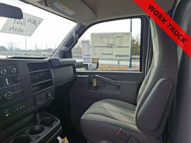 2025 GMC Savana Cutaway Work Van