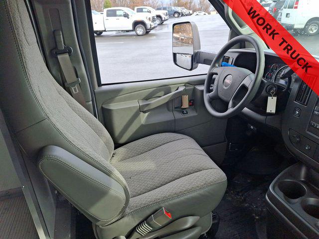 2025 GMC Savana Cutaway Work Van