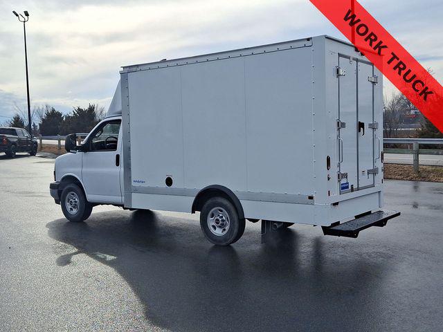 2025 GMC Savana Cutaway Work Van