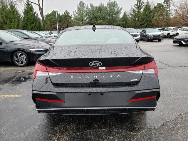2025 Hyundai Elantra Hybrid Limited