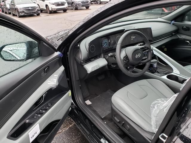 2025 Hyundai Elantra Hybrid Limited