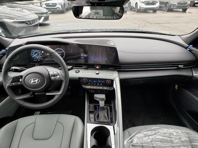 2025 Hyundai Elantra Hybrid Limited