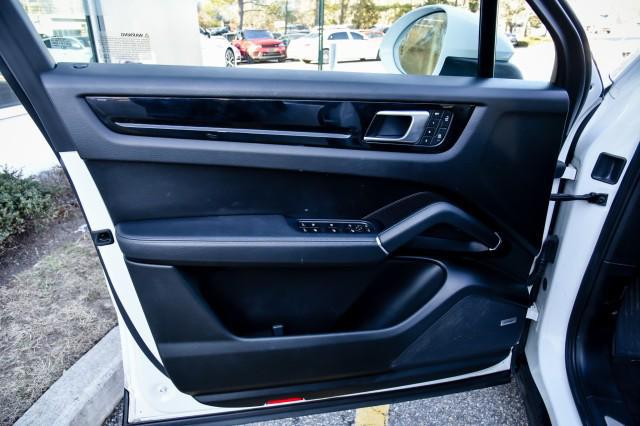 2023 Porsche Cayenne Platinum Edition