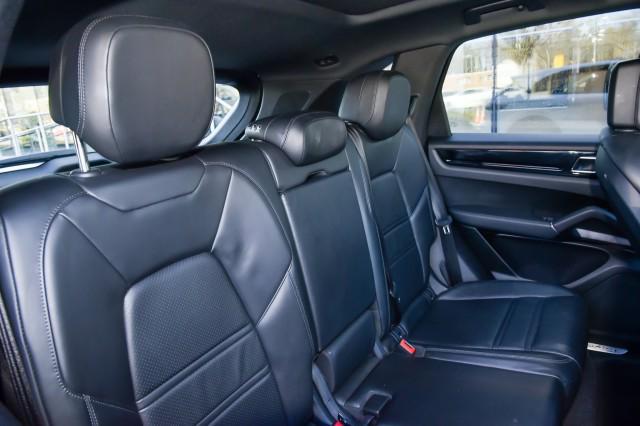 2023 Porsche Cayenne Platinum Edition