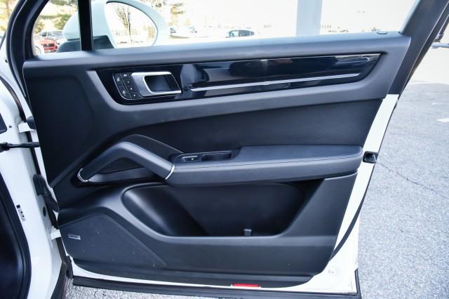 2023 Porsche Cayenne Platinum Edition