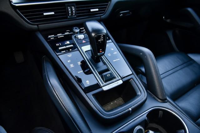 2023 Porsche Cayenne Platinum Edition
