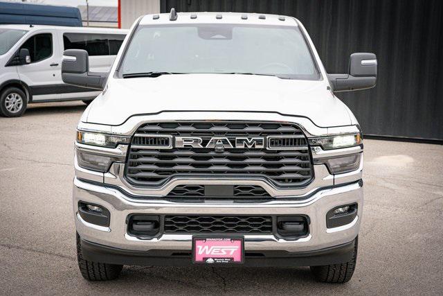 2025 RAM Ram 3500 Chassis Cab RAM 3500 TRADESMAN CREW CAB CHASSIS 4X4 60 CA