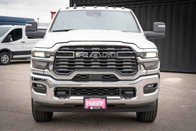 2025 RAM Ram 3500 Chassis Cab RAM 3500 TRADESMAN CREW CAB CHASSIS 4X4 60 CA