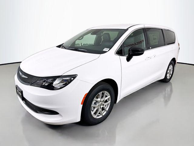 2025 Chrysler Voyager VOYAGER LX