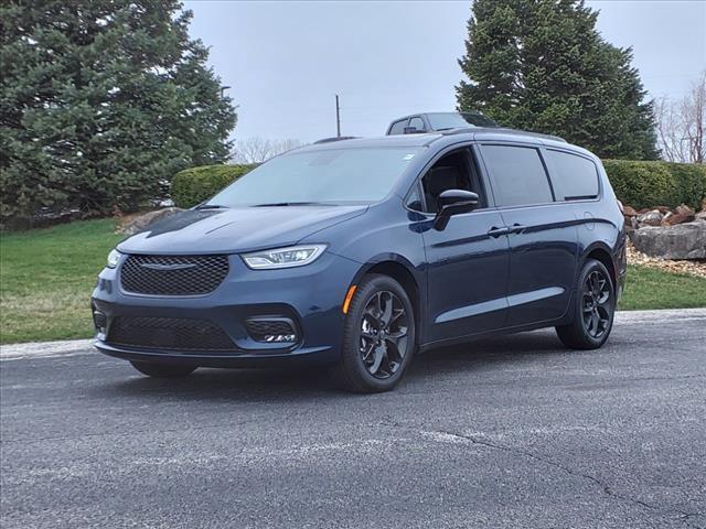 2025 Chrysler Pacifica PACIFICA LIMITED