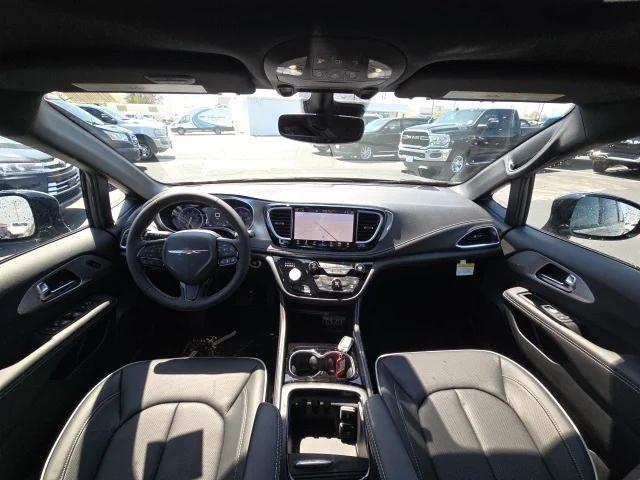 2025 Chrysler Pacifica PACIFICA LIMITED