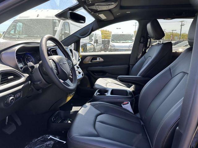 2025 Chrysler Pacifica PACIFICA LIMITED AWD