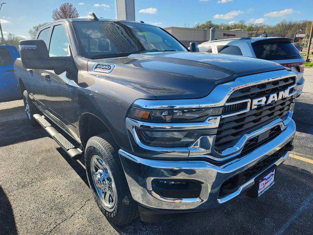2025 RAM Ram 2500 RAM 2500 TRADESMAN CREW CAB 4X4 64 BOX