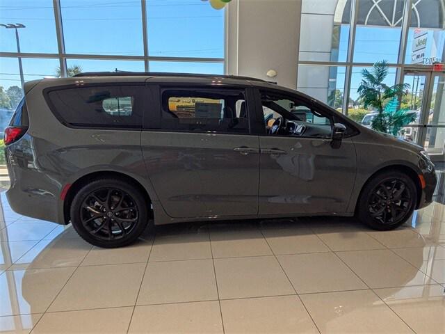 2025 Chrysler Pacifica PACIFICA LIMITED