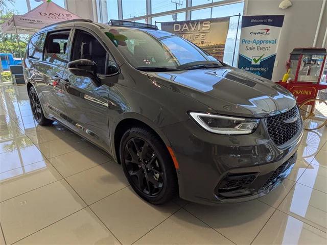 2025 Chrysler Pacifica PACIFICA LIMITED