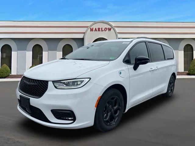 2025 Chrysler Pacifica Hybrid PACIFICA PLUG-IN HYBRID S APPEARANCE