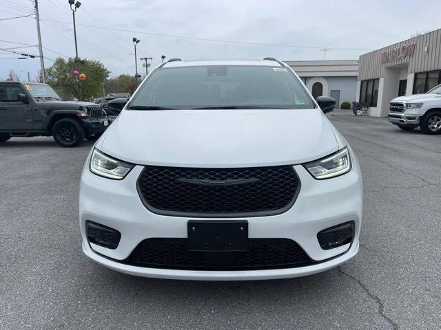 2025 Chrysler Pacifica Hybrid PACIFICA PLUG-IN HYBRID S APPEARANCE