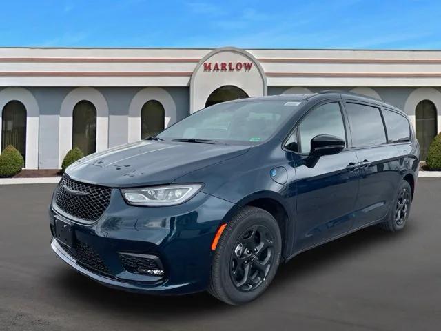 2025 Chrysler Pacifica Hybrid PACIFICA PLUG-IN HYBRID S APPEARANCE