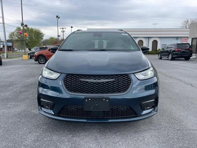 2025 Chrysler Pacifica Hybrid PACIFICA PLUG-IN HYBRID S APPEARANCE