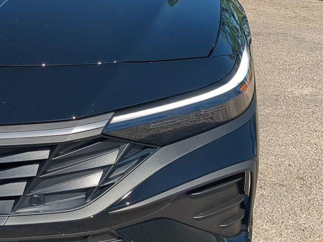 2025 Hyundai Elantra Hybrid SEL Sport