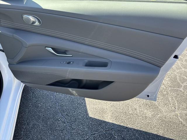2025 Hyundai Elantra SEL Convenience