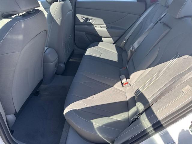 2025 Hyundai Elantra SEL Convenience