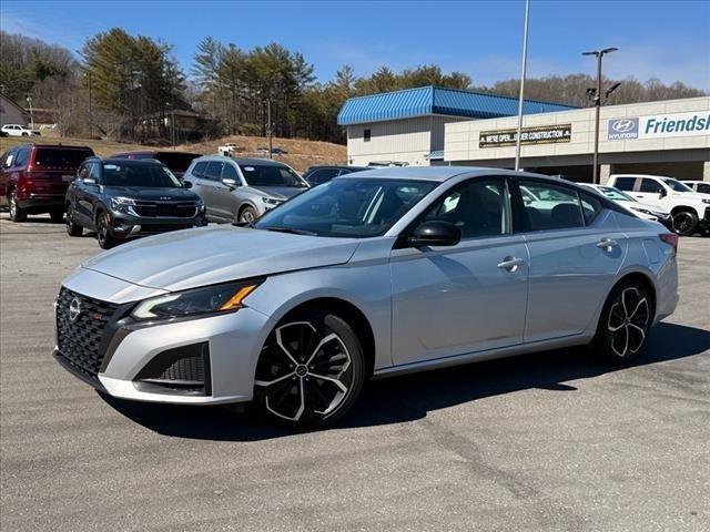 2023 Nissan Altima SR FWD