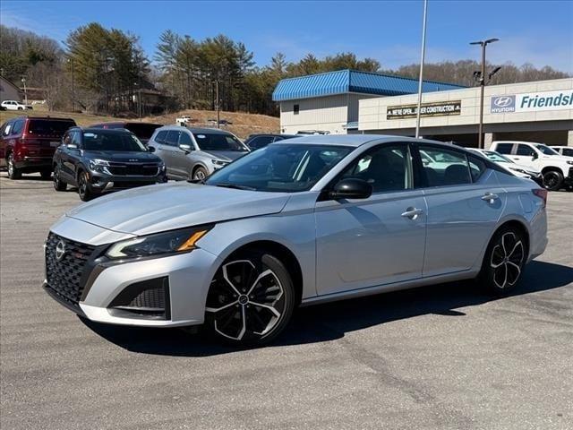 2023 Nissan Altima SR FWD