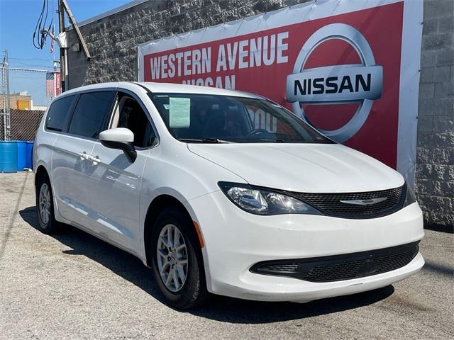 2022 Chrysler Voyager LX